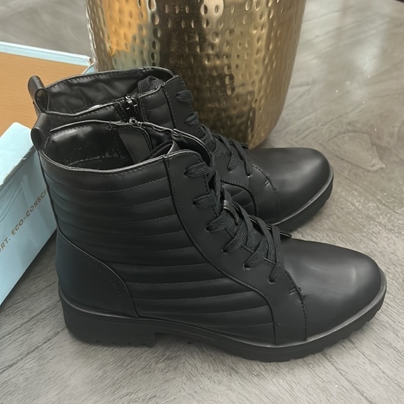 LIFESTRIDE Stormy Booties (WIDE) - Picture 5 of 9